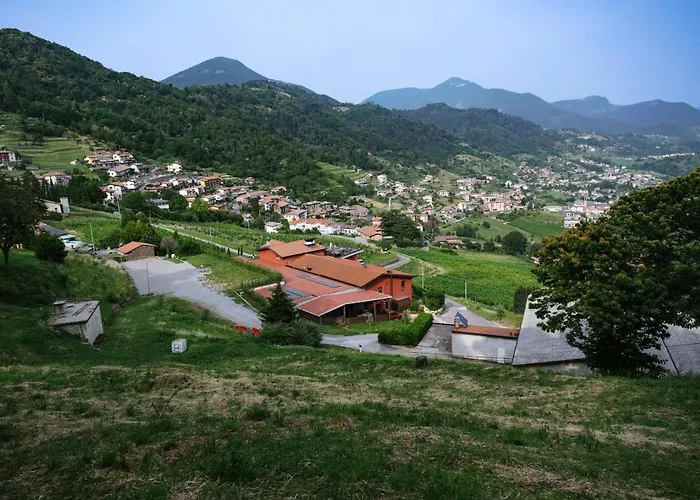 Agriturismo Podere Cavaga Lago d\'Iseo Agribio Winery